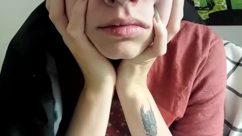 Lilly online show from December 2, 5:43 pm