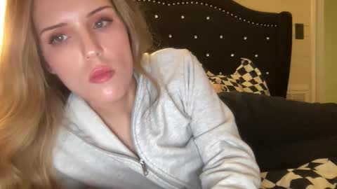 lilly_adams88 online show from April 29, 3:44 am