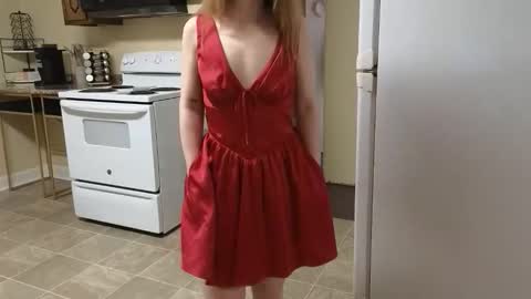 lilly_adams88 online show from May 2, 1:22 am