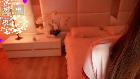 Lilly Colins online show from June 26, 9:53 pm