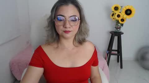 Lilly online show from November 24, 3:43 pm