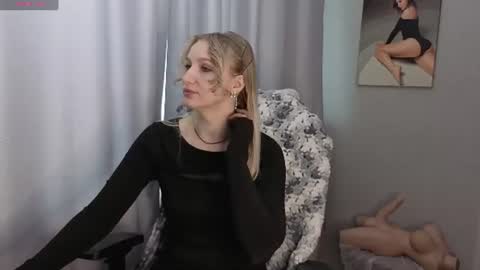 LillyFan X online show from July 12, 4:04 am
