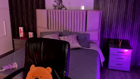 Lilly Ortiz online show from November 8, 8:01 pm