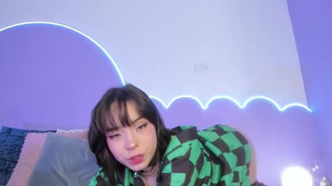 Snapshot of lilou_albrecht chatting on February 19, 2:22 pm Lilou online show from February 19, 2:22 pm