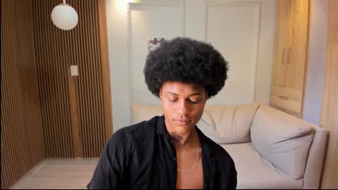 lilr_ online show from December 13, 2:16 pm