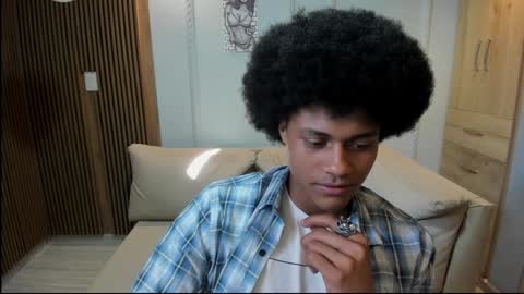 lilr_ online show from January 7, 1:14 pm