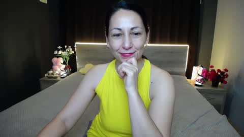 lilugrants online show from November 19, 2:22 am