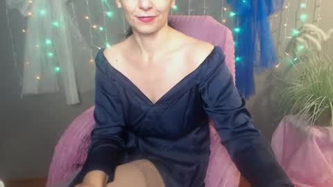 lilugrants online show from November 20, 2:32 am