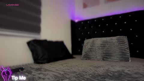 Lily- DONT FORGET TO FOLLOW ME HERE online show from April 23, 8:54 pm