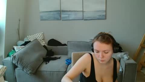 Lily dollyx online show from November 18, 10:18 am