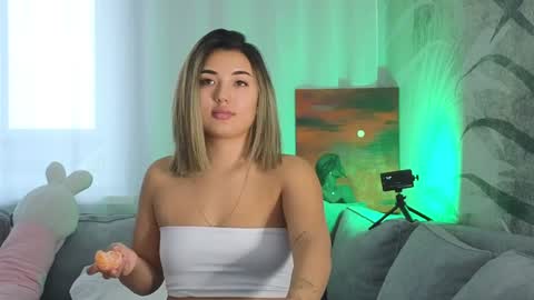 Lily online show from January 23, 7:32 am