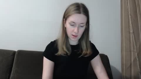 lily_love_x online show from July 22, 4:58 am