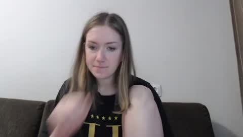lily_love_x online show from August 4, 4:52 am