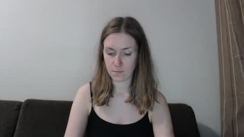 lily_love_x online show from July 14, 1:42 am
