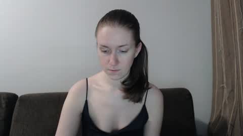 lily_love_x online show from June 18, 5:57 am