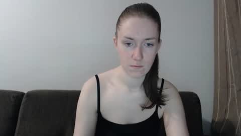 lily_love_x online show from June 26, 5:35 am