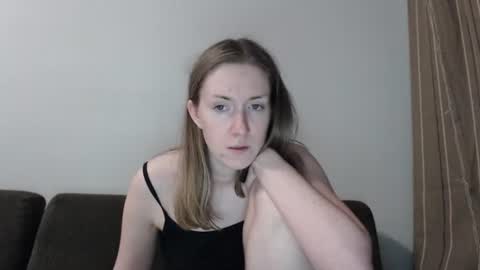 lily_love_x online show from July 17, 1:51 am