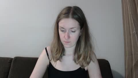 lily_love_x online show from July 14, 2:05 am