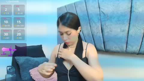 LILY MEGHAN online show from July 3, 7:51 pm