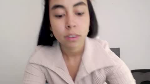 Lily Roberts online show from June 28, 6:15 pm