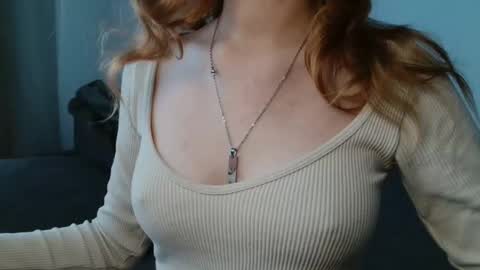 small lily online show from April 29, 2:22 pm