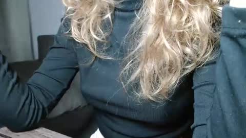 small lily online show from April 30, 9:30 pm