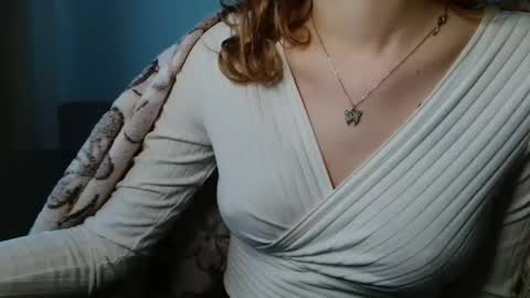 small lily online show from April 24, 4:09 pm