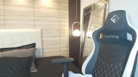 lily_waist online show from February 12, 11:25 am