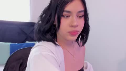 LilyWoodz online show from January 12, 7:10 pm