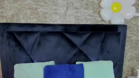 Snapshot of lily_woodz chatting on September 11, 7:59 pm LilyWoodz online show from September 11, 7:59 pm
