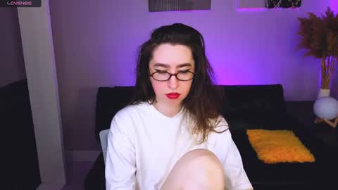 LILY online show from July 12, 7:22 am