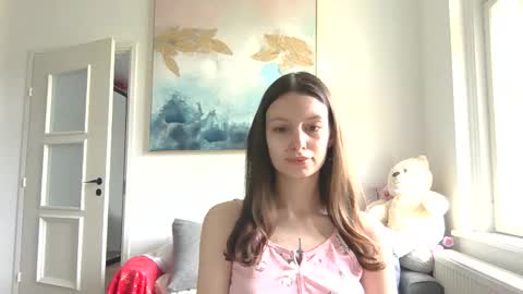 lilycandy_ online show from May 28, 9:40 am