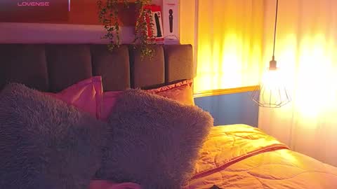 Snapshot of lilycute__ chatting on October 15, 7:58 pm CALL ME L I L Y online show from October 15, 7:58 pm