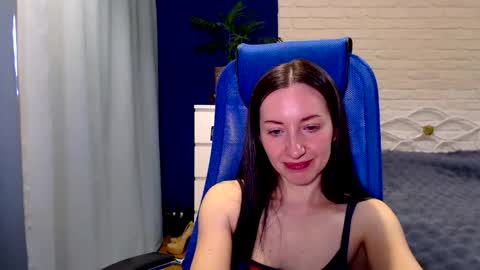 Lily online show from April 29, 8:30 am