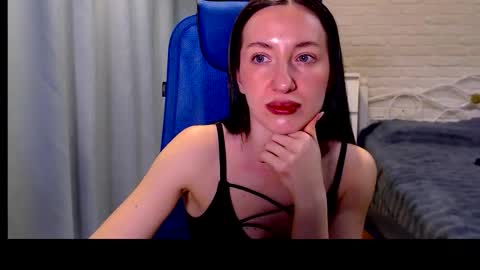 Lily online show from December 17, 7:37 am