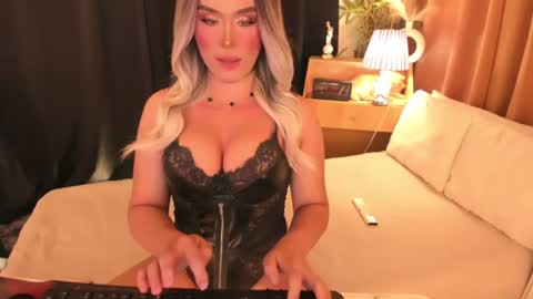 IM YOUR TRUE GODESS Lilymonstercock online show from June 25, 2:08 am