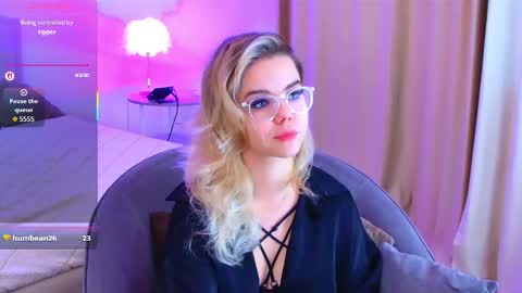 Snapshot of lilyrabbit chatting on September 26, 5:59 am Rose online show from September 26, 5:59 am
