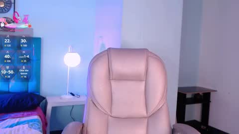 lilyred_ online show from May 23, 3:57 am