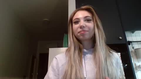 Lily online show from December 22, 6:03 pm