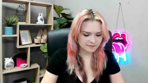 Lily online show from July 2, 6:40 am