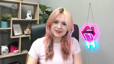 Lily online show from June 30, 6:35 am