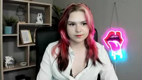 Lily online show from June 14, 1:46 pm