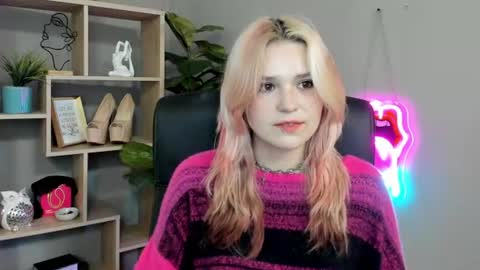Lily online show from July 5, 1:29 pm