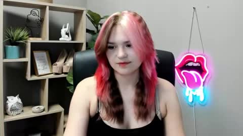 Lily online show from June 11, 7:17 am