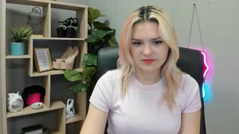 Lily online show from July 31, 6:58 am