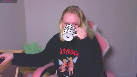 Snapshot of lime_cat chatting on October 10, 1:11 am lime cat online show from October 10, 1:11 am