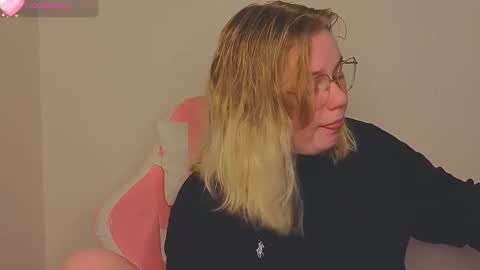 lime cat online show from November 22, 2:10 am