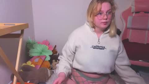 Snapshot of lime_cat chatting on October 18, 1:21 am lime cat online show from October 18, 1:21 am