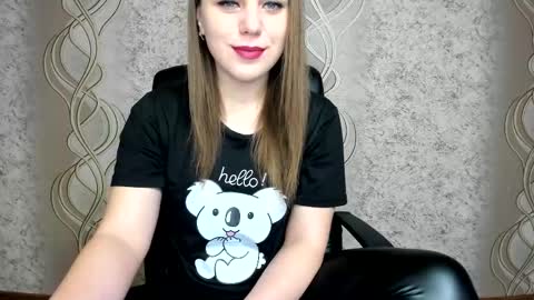    online show from March 13, 11:35 am