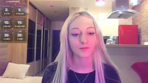 lin_xi online show from January 28, 12:22 pm